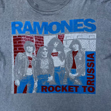 Load image into Gallery viewer, RAMONES 'ROCKET TO RUSSIA' 80'S T-SHIRT