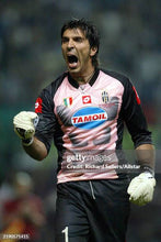 Load image into Gallery viewer, JUVENTUS GOALIE '02/'03 L/S JERSEY