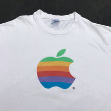 Load image into Gallery viewer, APPLE 90'S T-SHIRT