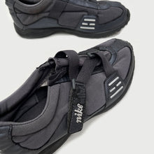 Load image into Gallery viewer, NIKE 2000 SHOES