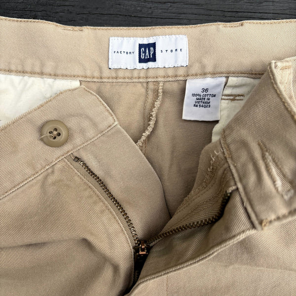 GAP 90'S W36 CARGO SHORTS