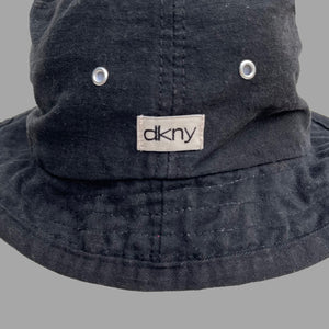 DKNY 90'S BUCKET HAT