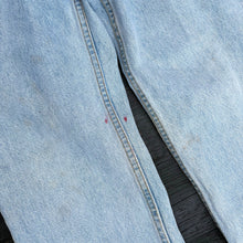 Load image into Gallery viewer, LEVI'S 80'S 562 W26 L28 DENIM JEANS