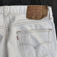 Load image into Gallery viewer, LEVI'S 501 W34 L30 DENIM JEANS