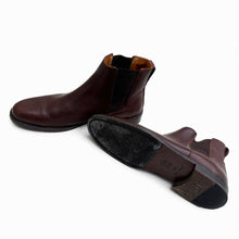 Load image into Gallery viewer, COS LEATHER CHELSEA BOOTS