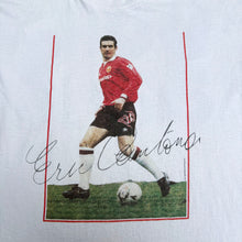 Load image into Gallery viewer, CANTONA 90'S T-SHIRT