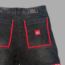 Load image into Gallery viewer, GIRBAUD Y2K W32 STRAP BAGGY JEAN SHORTS
