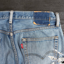 Load image into Gallery viewer, LEVI'S 501 1990'S W33 L31 DENIM JEANS