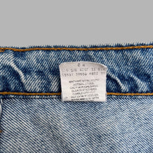 Load image into Gallery viewer, LEVI&#39;S &#39;92 550 W26 DENIM JEANS