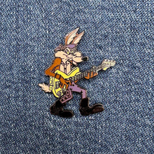Load image into Gallery viewer, WILE E. COYOTE 90'S PIN