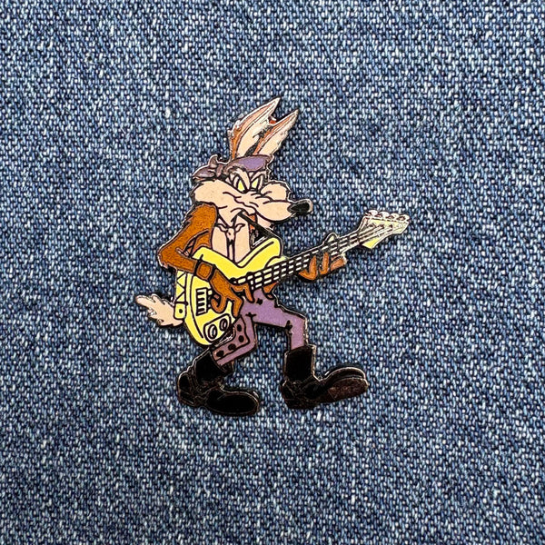 WILE E. COYOTE 90'S PIN