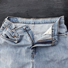 Load image into Gallery viewer, LEVI'S 00'S 505 W34 DENIM SHORTS
