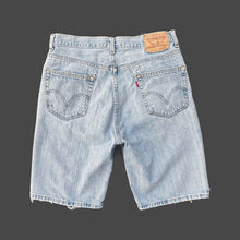 Load image into Gallery viewer, LEVI'S 00'S 505 W34 DENIM SHORTS