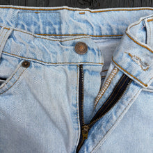 Load image into Gallery viewer, LEVI'S 80'S 550 W26 L27 DENIM JEANS