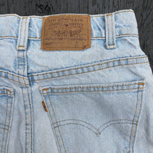Load image into Gallery viewer, LEVI'S 80'S 550 W26 L27 DENIM JEANS