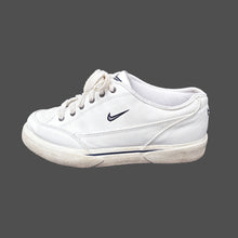 Load image into Gallery viewer, NIKE COURT 2002 SNEAKERS