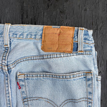 Load image into Gallery viewer, LEVI&#39;S 501 1990&#39;S W32 L28 DENIM JEANS