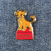 Load image into Gallery viewer, DISNEY HOME VIDEO SIMBA 90&#39;S PIN