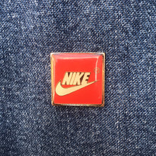 Load image into Gallery viewer, NIKE LOGO 90&#39;S PIN