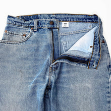 Load image into Gallery viewer, LEVI&#39;S 505 90&#39;S DENIM JEANS W33 L31